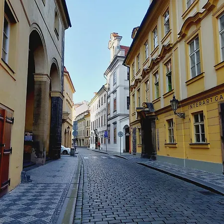 Апартаменты Just 3 Min Walk Old Town Center Private D Прага
