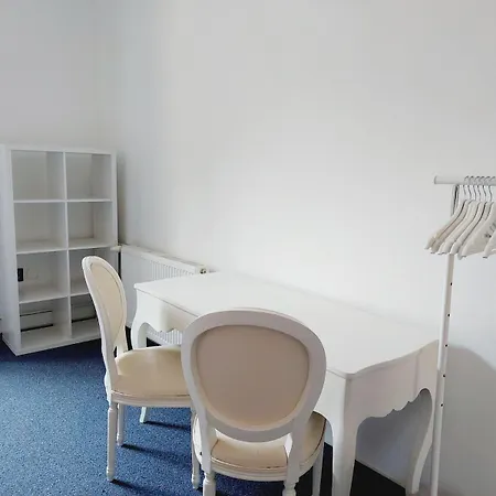 Just 3 Min Walk Old Town Center Private D Апартаменты Прага