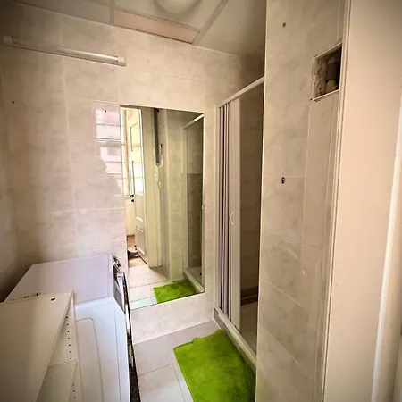 Just 3 Min Walk Old Town Center Private D Privatunterkunft