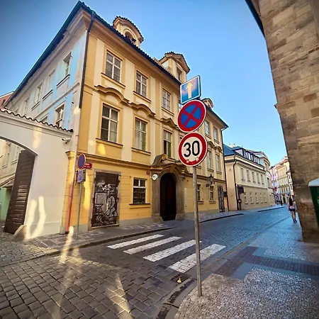 Just 3 Min Walk Old Town Center Private D