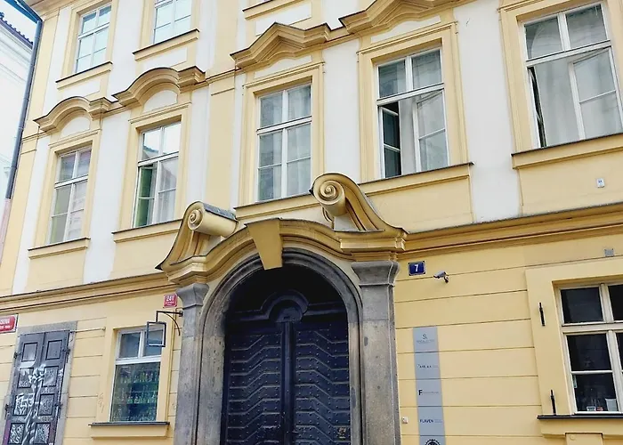 Just 3 Min Walk Old Town Center Private D *