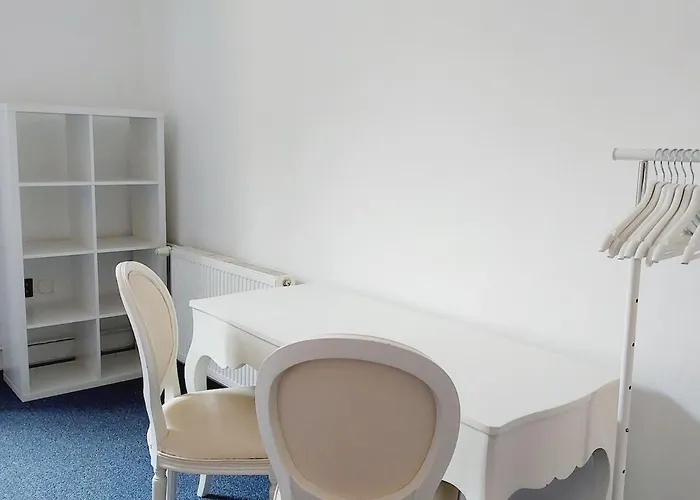 Just 3 Min Walk Old Town Center Private D Apartament Praga